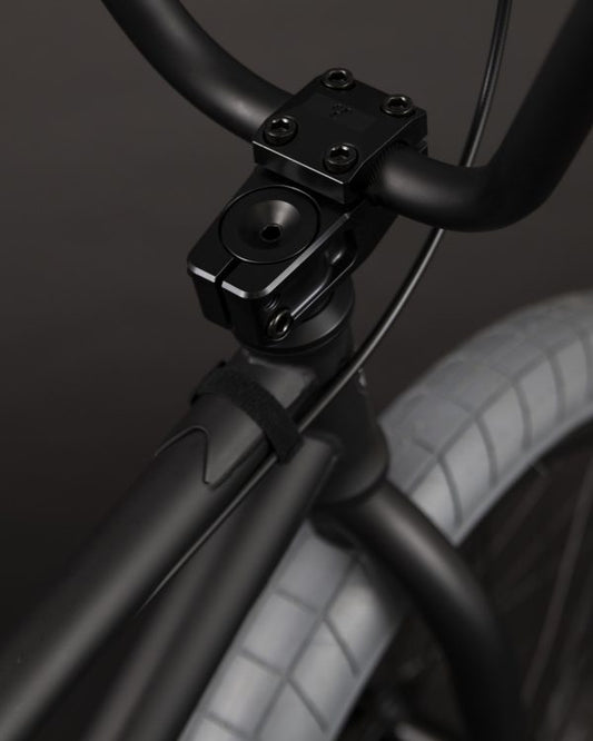 FlyBikes NOVA 18″ FLAT BLACK SeasideBMX